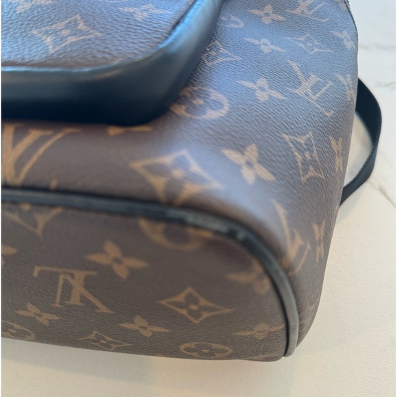 Louis Vuitton Josh Backpack - Picture 3 of 16
